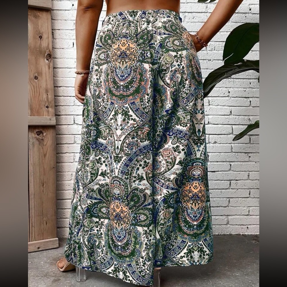 Plus size boho paisley print wide leg pants - Picture 3 of 8